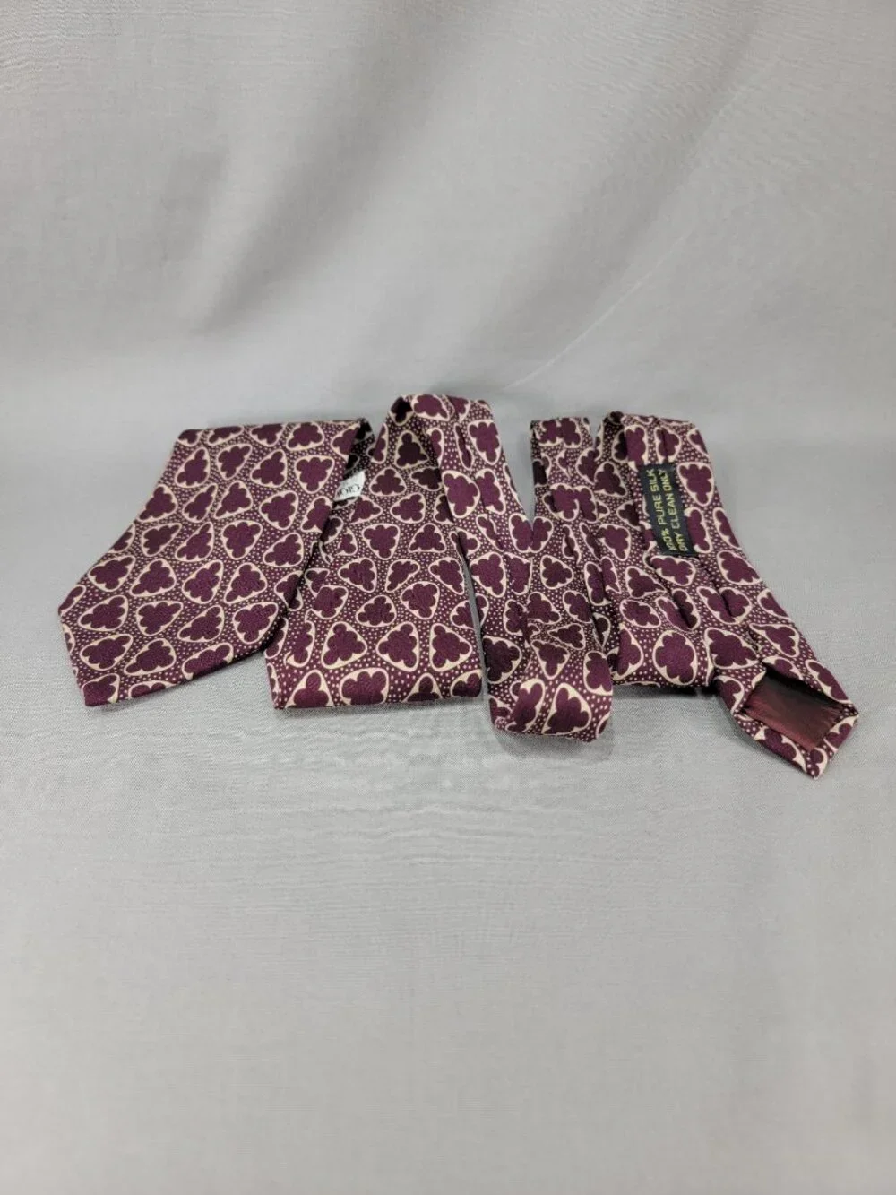 Giorgio Armani Cravatte Silk Necktie Tie Mens Maroon Beige Geometric Medallion